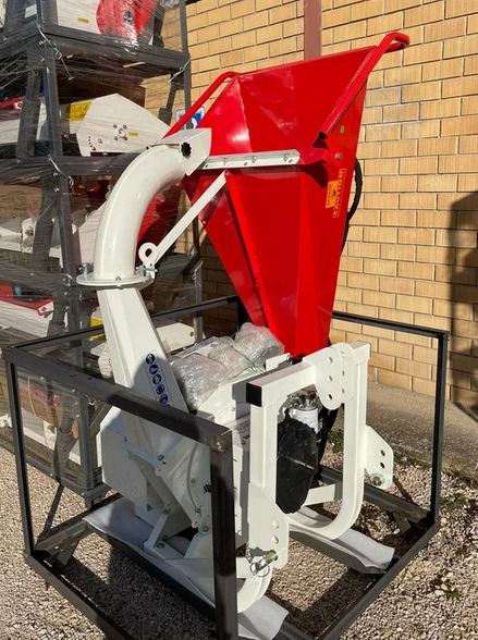 Holzhäcksler WCR mit hydraulischem Einzug für Traktoren